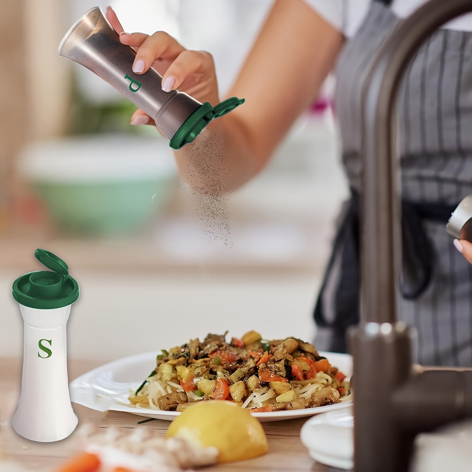 2pcs Large Salt & Pepper Shake - огляд і ціна Camping Cooking Kit